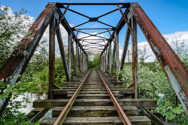 fot. Marta Reszka © 2015. Railway bridge over a river.