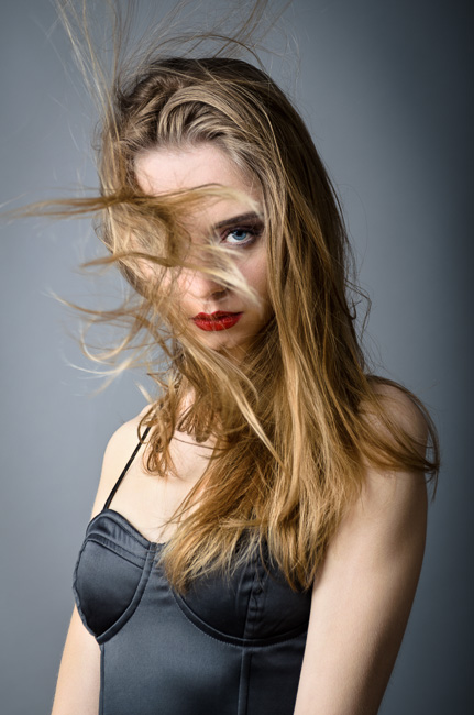 fot. Marta Reszka © 2015. Model's flying hair - latające włosy modelki.
